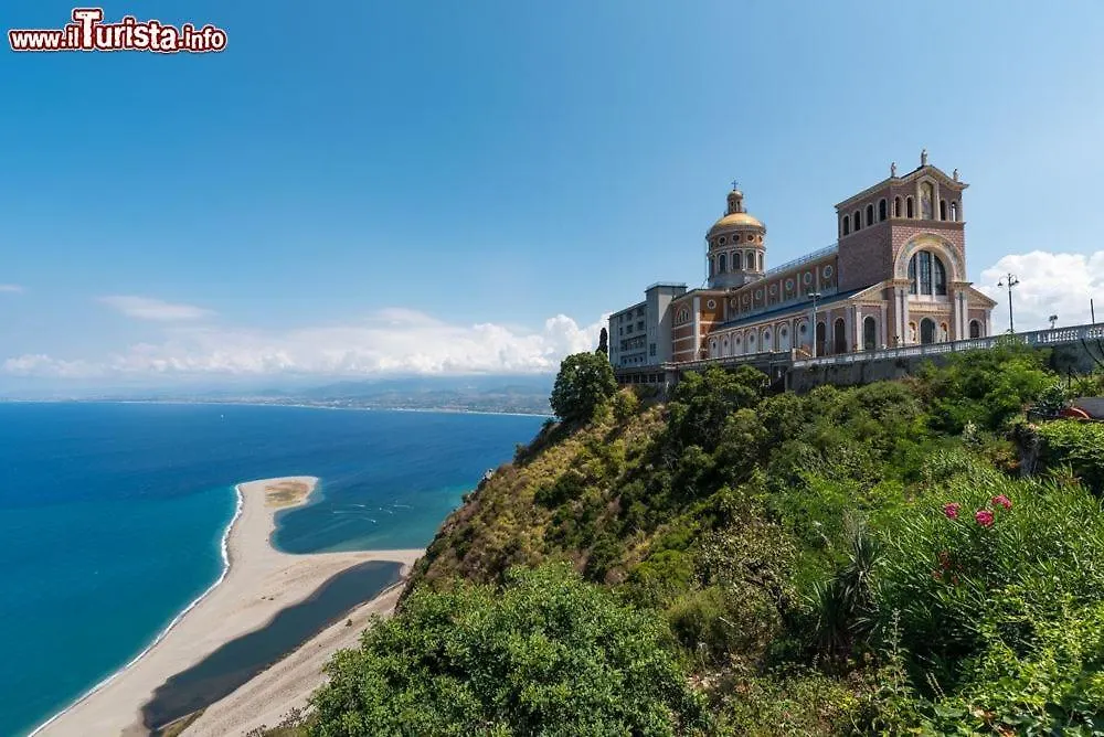 Villa Ridente Apartaments Gioiosa Marea 0*,