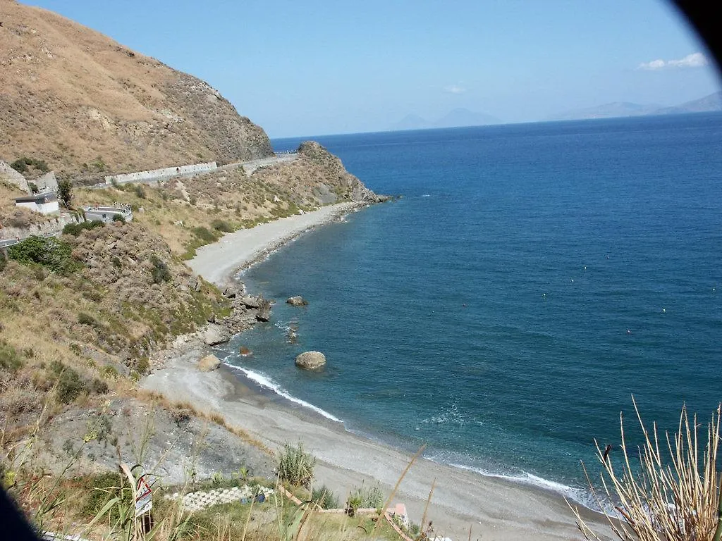 Villa Ridente Apartaments Gioiosa Marea Italia